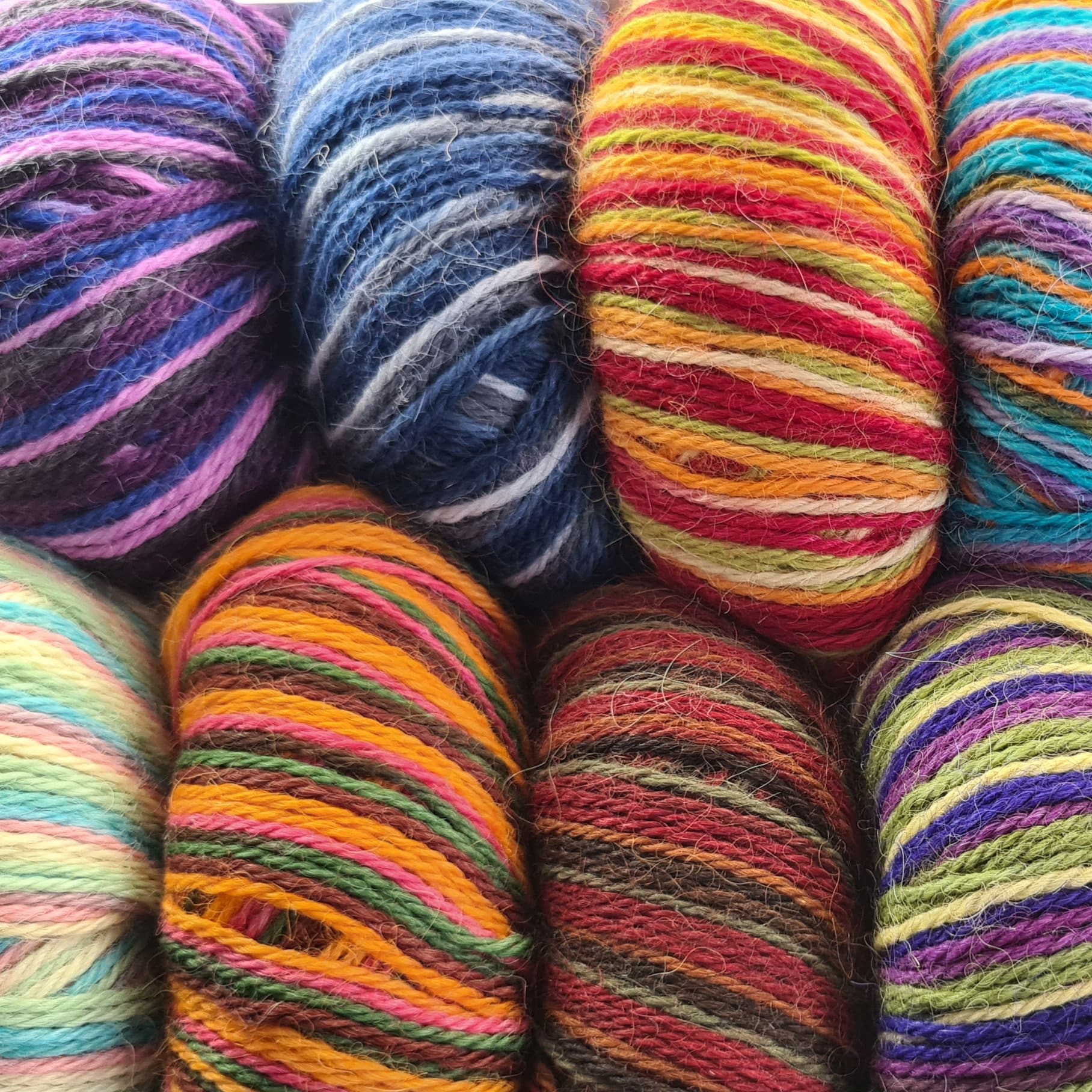 Pure Alpaca 4ply, Dark & Dangerous, 100% Superfine Alpaca, Artesano 184m/200yds 50g. FREE mitten pattern.