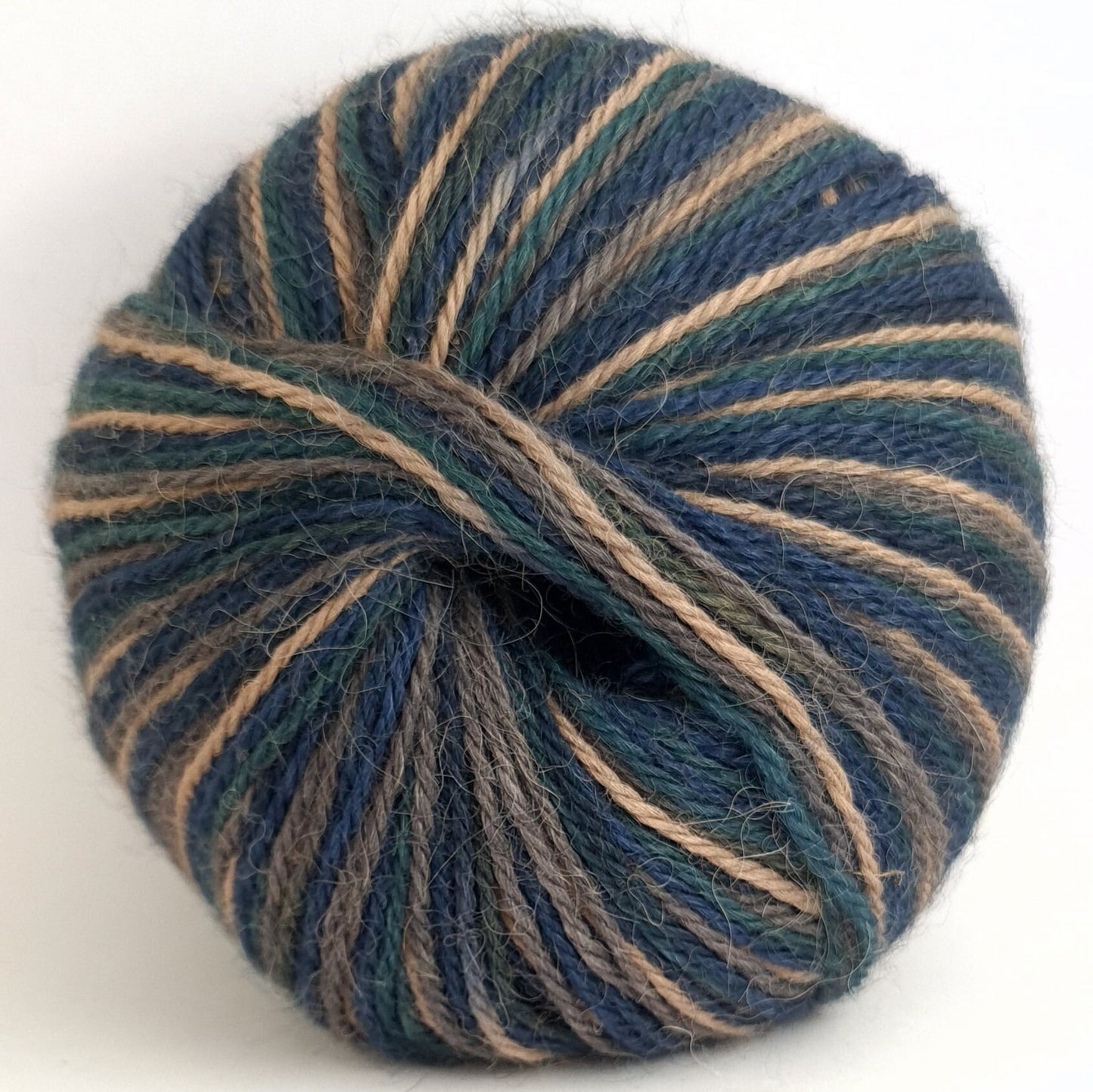 Pure Alpaca 4ply, Dark & Dangerous, 100% Superfine Alpaca, Artesano 184m/200yds 50g. FREE mitten pattern.