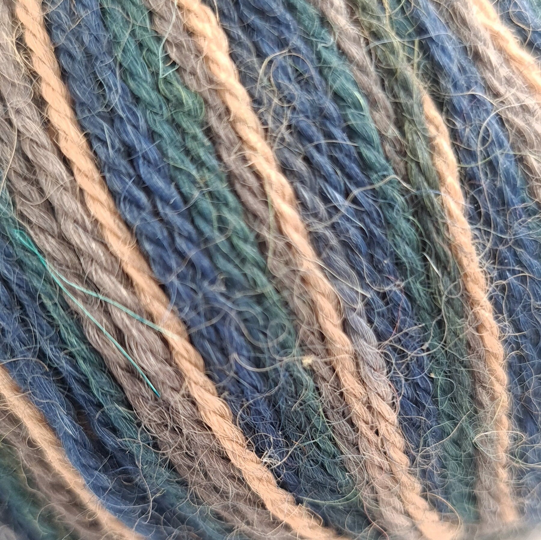 Pure Alpaca 4ply, Dark & Dangerous, 100% Superfine Alpaca, Artesano 184m/200yds 50g. FREE mitten pattern.